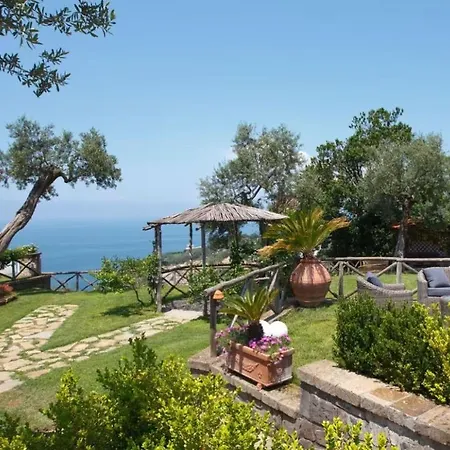 Ferienhaus Exceptional - - Pool